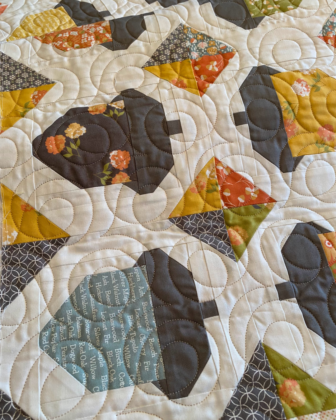 Acorn Love Table Runner Quilted - Sister’s Choice Quilts
